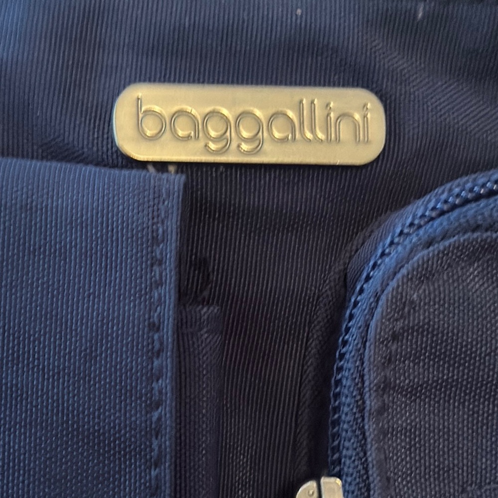 Baggallini Blue Crossbody Bag - Picture 2 of 15